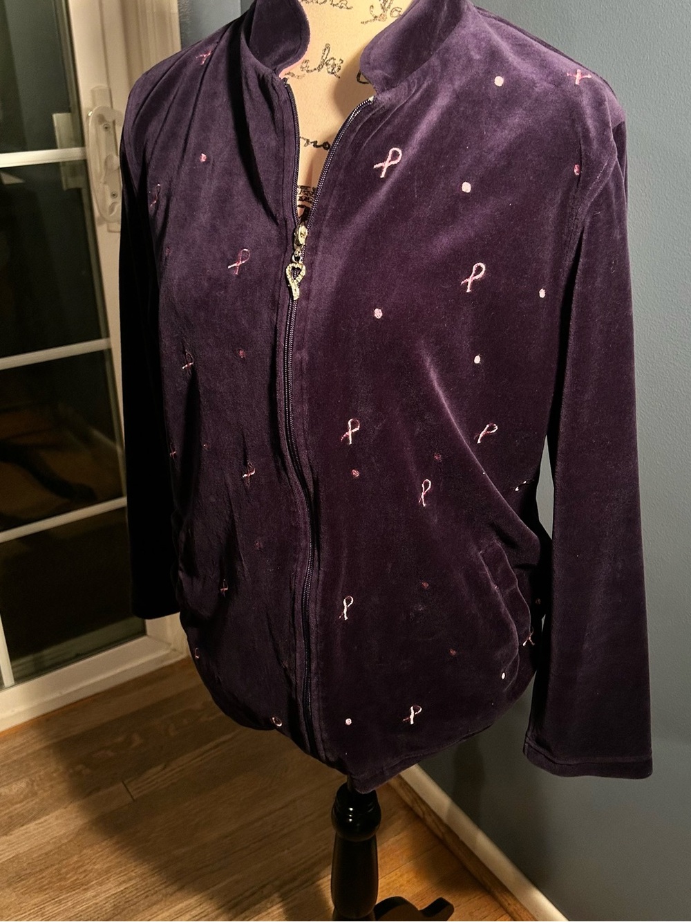Drapers & Damon’s pink ribbon zip up jacket ⭐️5FOR$25⭐️